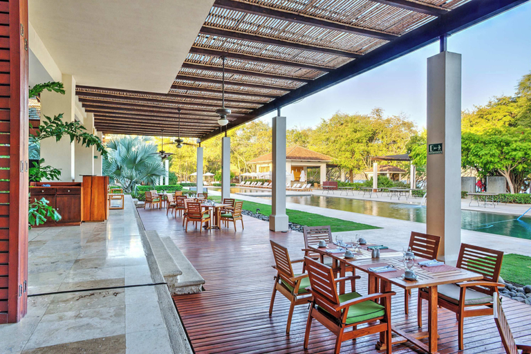 Outdoor dining 5, House Reserva Conchal Llama del Bosque, Santa Cruz