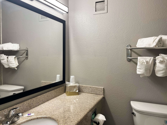 Bathroom, Studio 6 Rock Hill, SC – Cherry Road, York