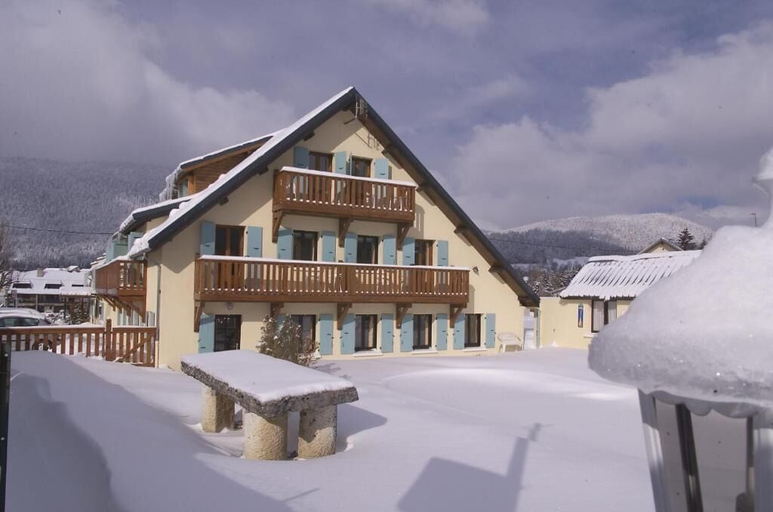 Primary image, Hôtel Restaurant Les Tilleuls et son espace détente, Isère