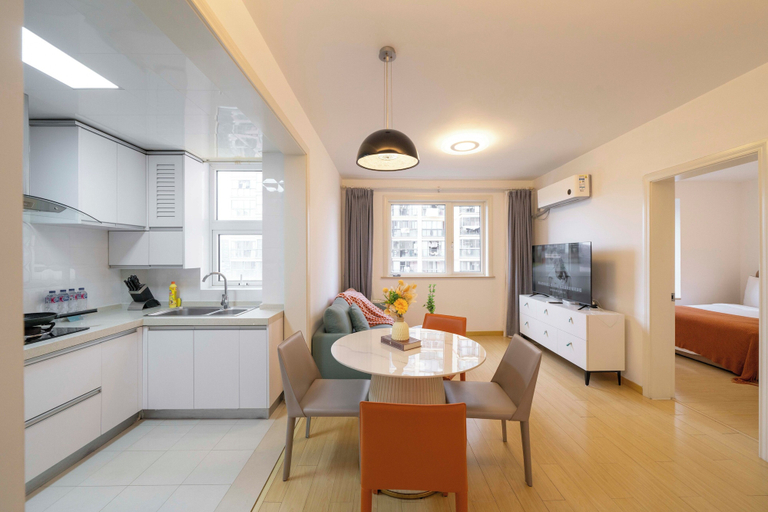 Private kitchen 5, Tyms Tianshan 2BR near Riverside Park, Shanghai