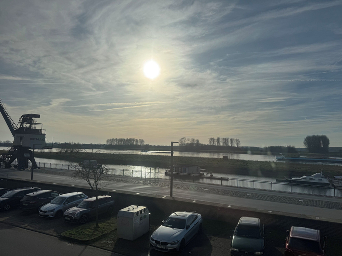 Parking 3, Hotel am Hafen Leverkusen, Leverkusen