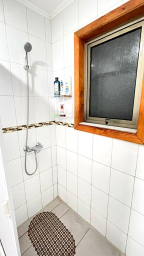 Shower 3, Nido del Arrayan, Cautín
