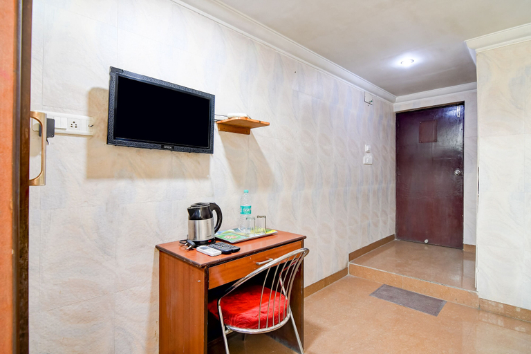 Interior, Raj Palace- by Brill Rooms, North 24 Parganas