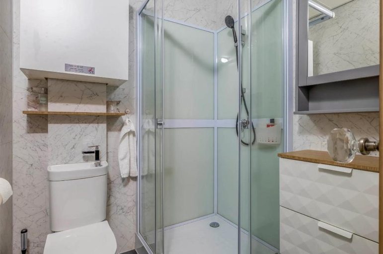 Bathroom, Shed 100, Scheemda
