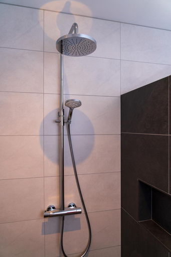 Bathroom 2, Luxe Kamer - Strand & Zee, Veere