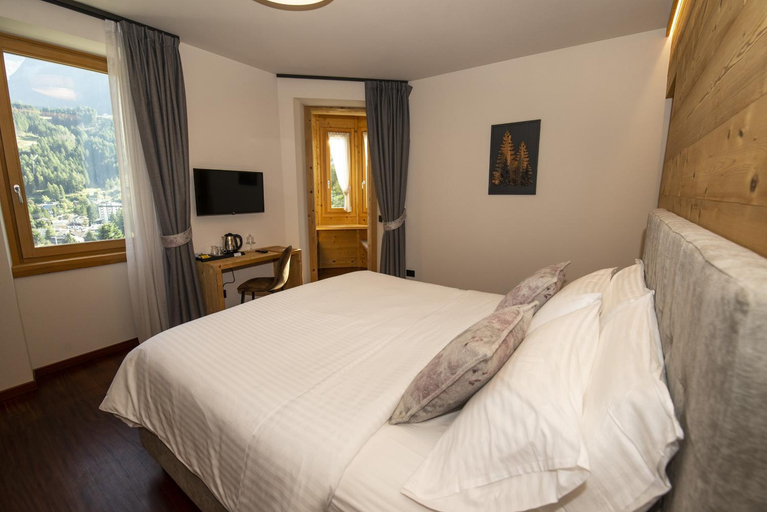 Bedroom, Grey Castle garni&suite, Brescia