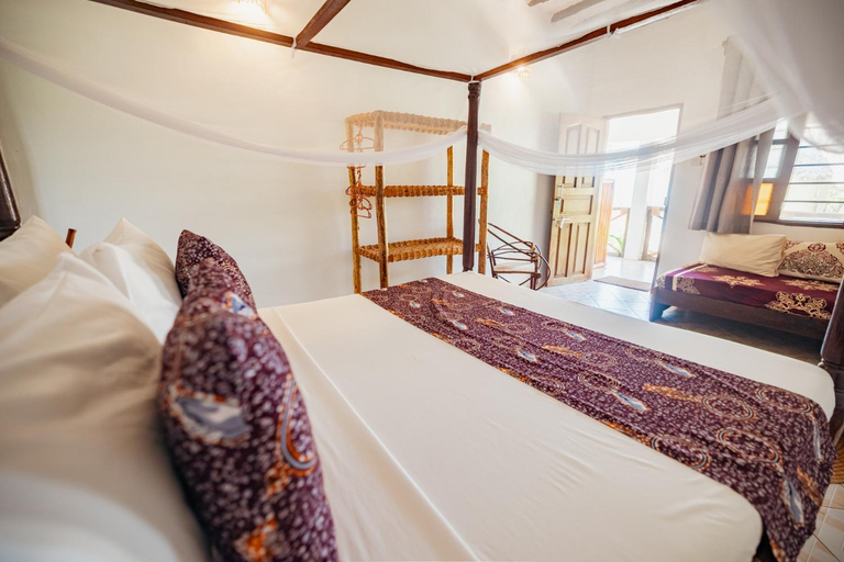 Bedroom 2, Helwas Zanzibar Beach Hotel, Kusini