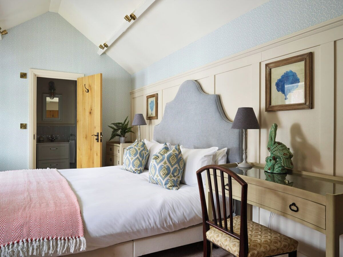 Room 5, The Bull on Bell Street, Oxfordshire