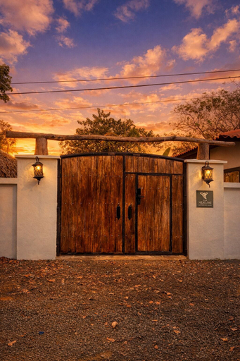 Exterior detail 4, Nukumi Club 2, Soná