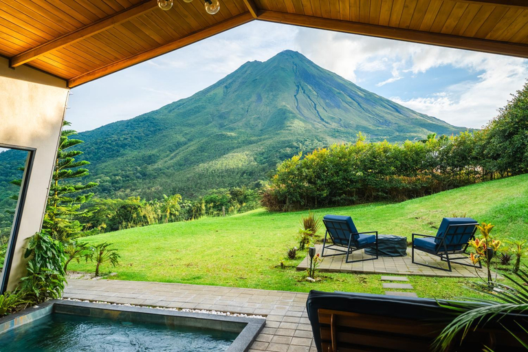 Sport & Beauty 2, Villas Jawara ! Un Volcan en su Jardin !, San Carlos