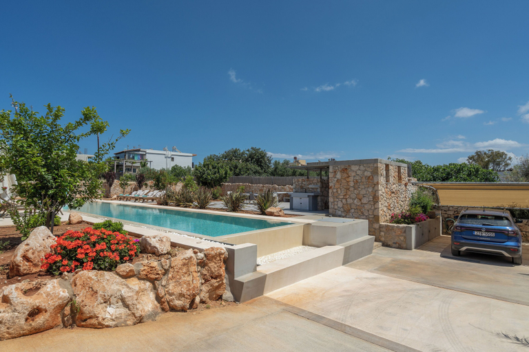 Pool 5, Le Mont Blanc, Crete
