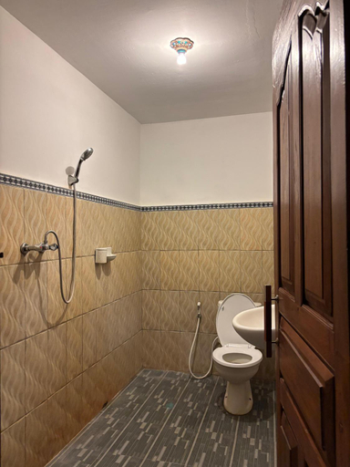 Bathroom 3, Khailash Warung and Home Stay, Karangasem