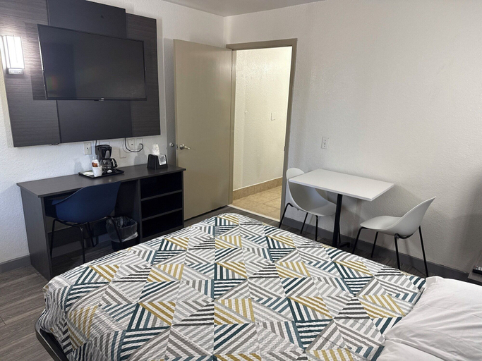 Bedroom 4, Studio 6 Grand Prairie, TX, Dallas