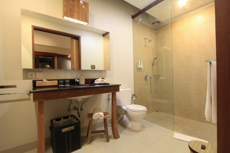 Bathroom 4, Uma Karan Seminyak, Badung