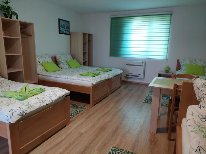 Bedroom 2, Gyepszel Panzio Tokaj, Tokaji