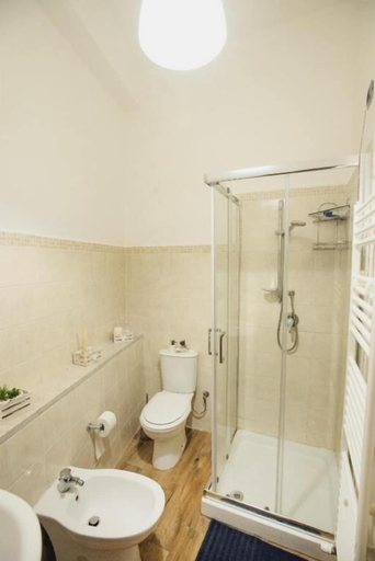 Bathroom 4, La Terrazza, Catania
