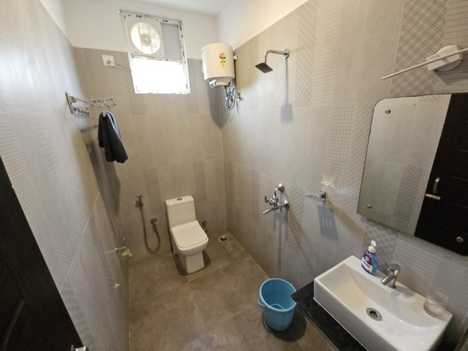 Bathroom 2, Tavasmi, Puri