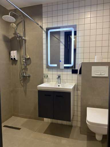 Bathroom 2, Pine Aparthotel, Ozurgeti