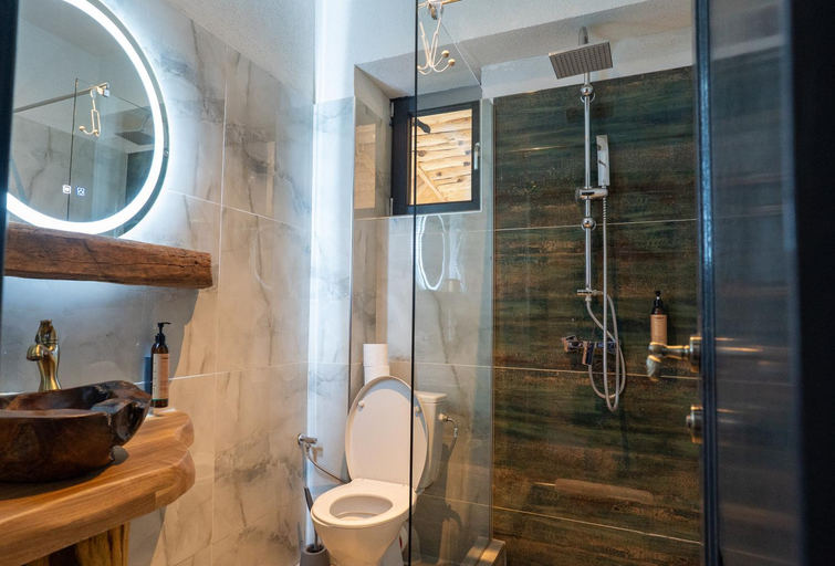 Bathroom, Barlogul Vikingilor, Sotrile