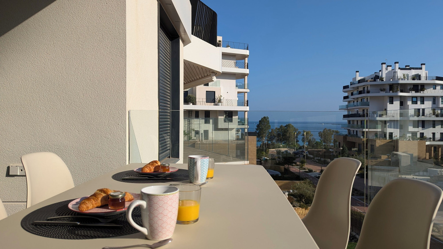 Food & Drinks 5, Allonbay Apartments, Alicante