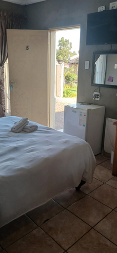 Bedroom 3, Tushiya guest lodge witbank, Nkangala