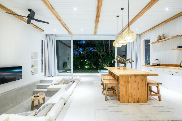 3, Modern 2BR Villa, 4min to Bingin's Coastal Charm, Badung