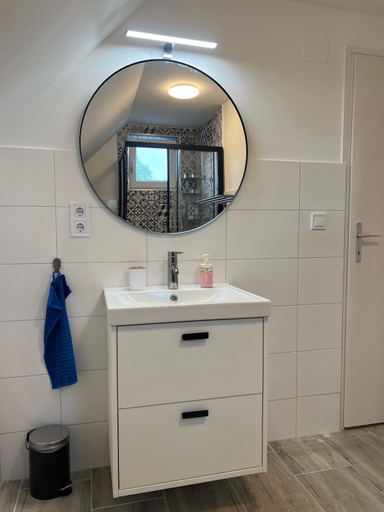 Bathroom 2, Vizililiom Vendeghaz, Tiszafüred
