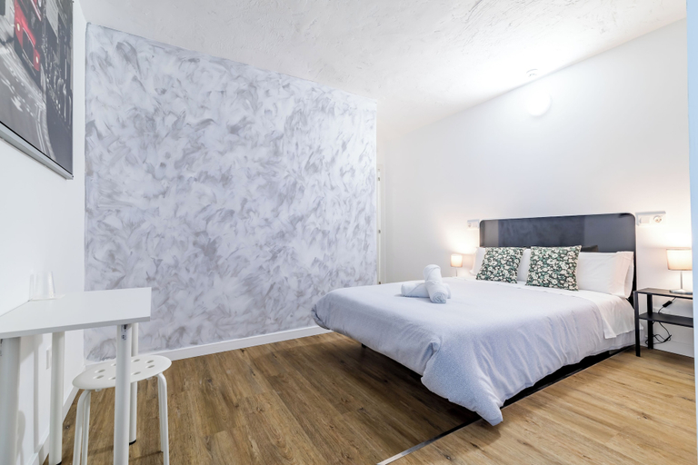 Bedroom 2, AYZ Princesa - Auto check-in property, Madrid