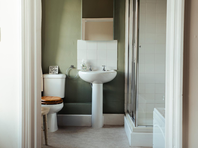 Bathroom 3, Stone House, Powys