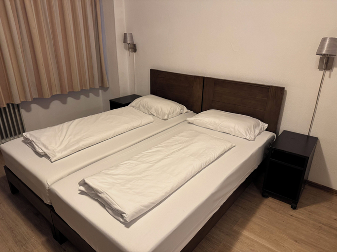 Bedroom 5, Pension Alpha, Frankfurt am Main