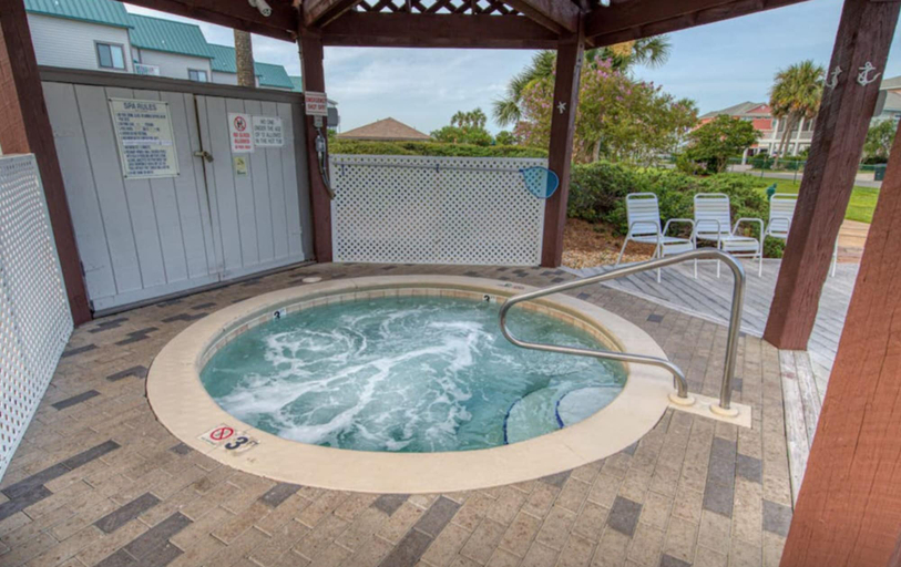 Outdoor spa tub 3, Plantation West 1251, Baldwin