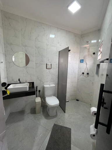 Bathroom 2, Casa Lua, Brumadinho