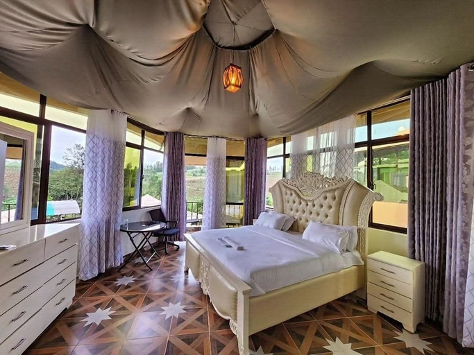 Room 4, The Lagoon Resort, Gichugu