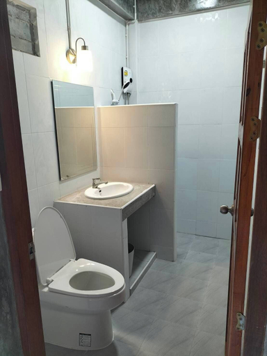 Bathroom 5, Baan LungYod Resort, Kaeng Krachan