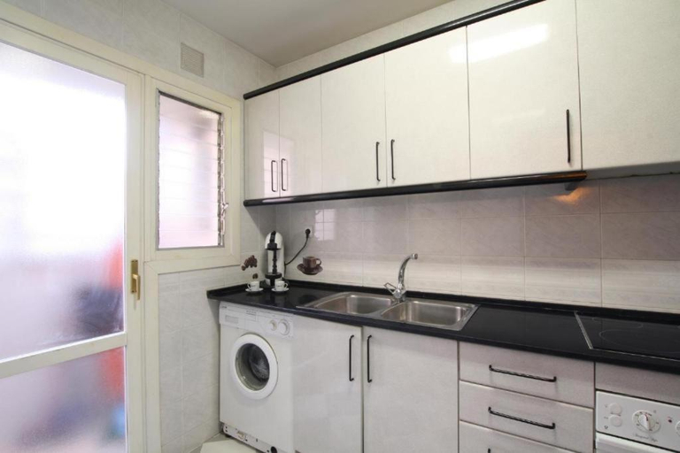 Others 5, GOOD APARTMENTS gran via 3 bedrooms, Barcelona