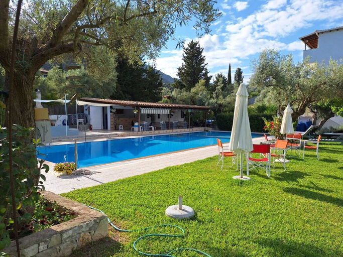 Pool 3, Horizon studio apartments, Ionian Islands