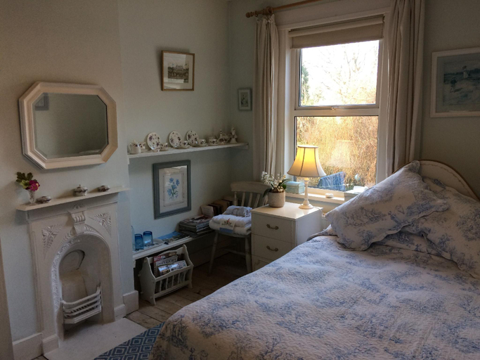 Bedroom 5, Arts&BichonsB&B, Oxfordshire