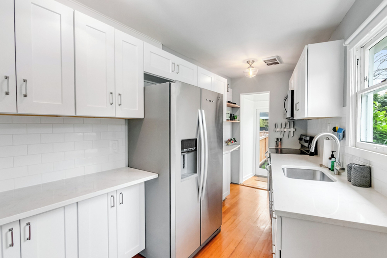 Private kitchen 3, Montlake Hideaway in Spite House, Seattle