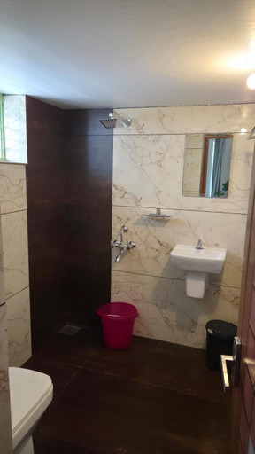 Bathroom 3, Pupa Homestay &Surf school, Thiruvananthapuram