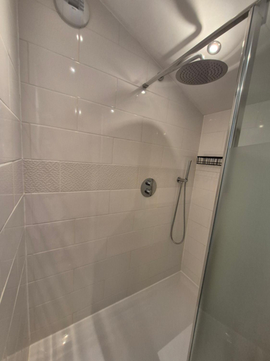 Shower 5, Chez Foucherie, Charente