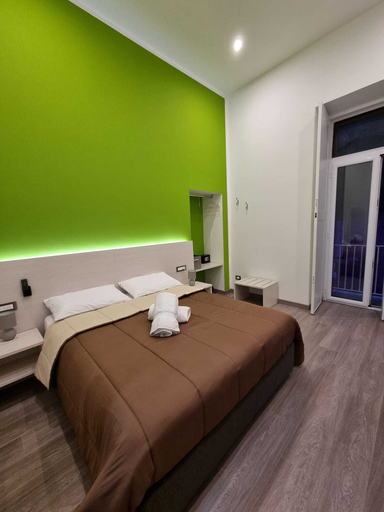 Room 4, Casa Maluma, Napoli