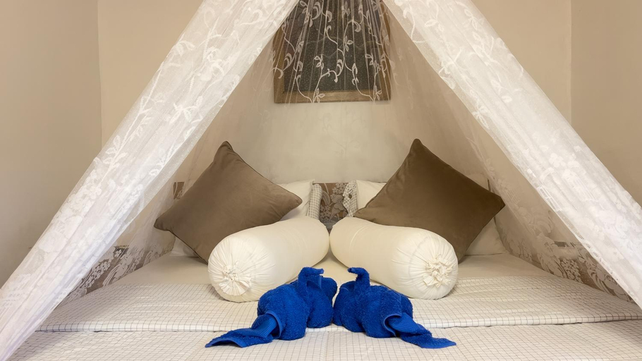 Bedroom 2, Sumatra Cheeky Monkeys Villa, Trekking and Tours, Langkat