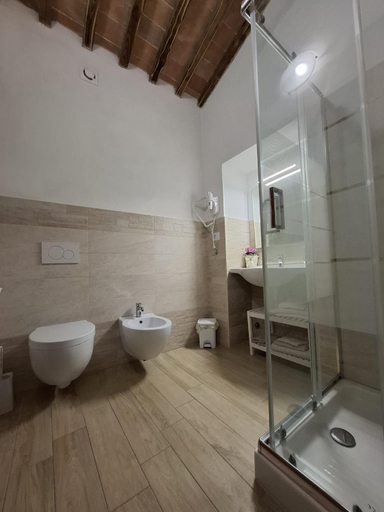 Bathroom 5, Agriturismo IL Paradiso di Berignone, Pisa