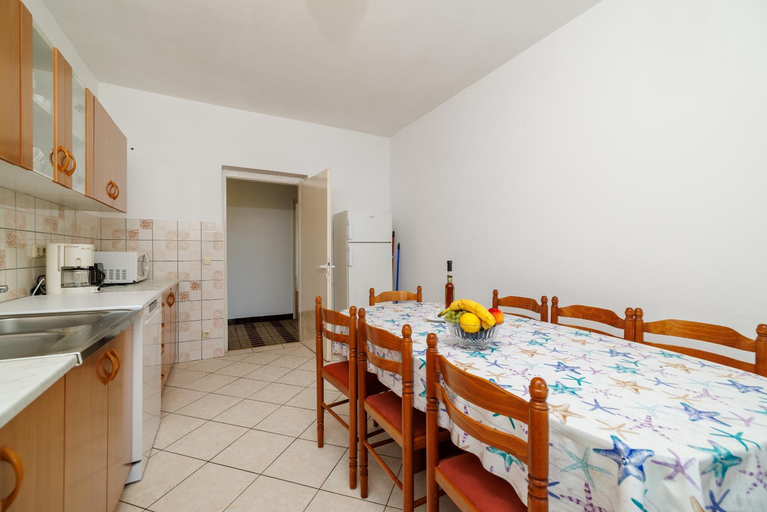 Others 5, Johann I, Crikvenica