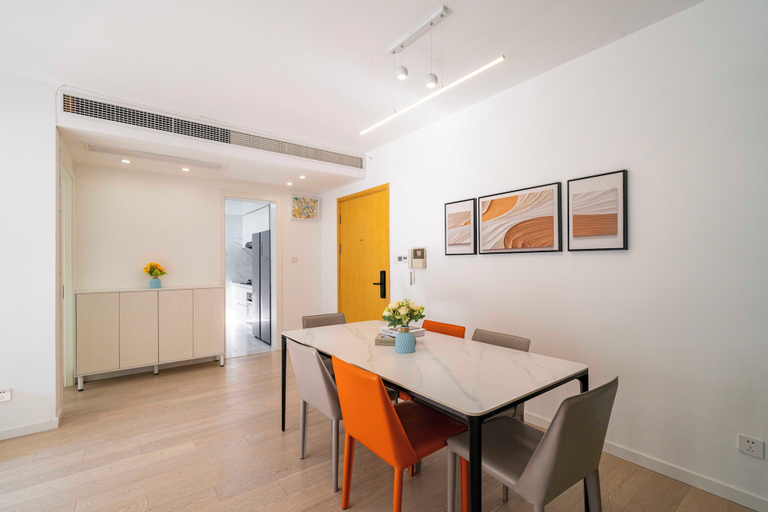 Dining 2, Tyms Xujiahui 2BR Apt Near Metro, Shanghai