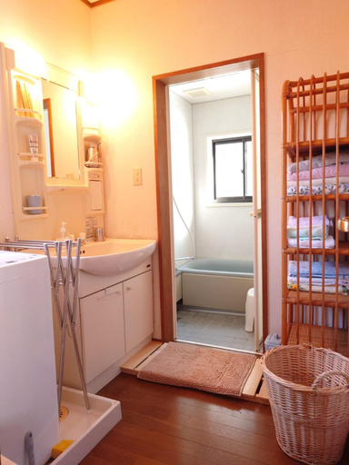 Bathroom 2, 戸隠の自然に佇む 小さな一棟貸しコテージ Private Tiny Cottage in the Nature of Togakushi Breath in Earth, Nagano