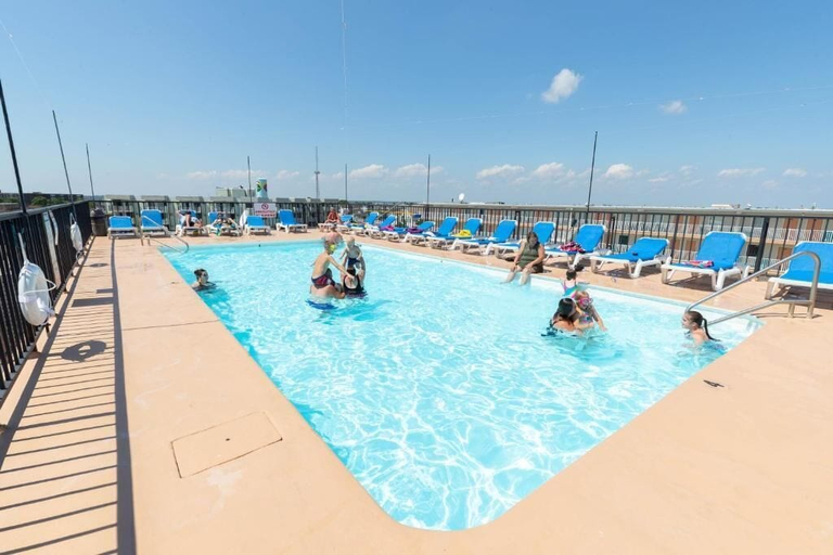 Pool 5, Premiere Motor Inn, Cape May