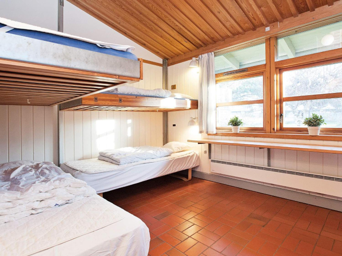 2, 6 person holiday park home in Gilleleje, Gribskov