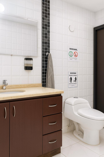 Bathroom 2, A 5 minutos del Aeropuerto el Dorado, Santafé de Bogotá