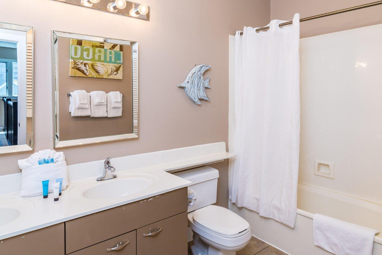 Bathroom 4, Kingston Plantation - Windermere #9F - Villa, Horry
